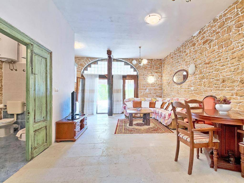 Aurelia * Barat (Porec)