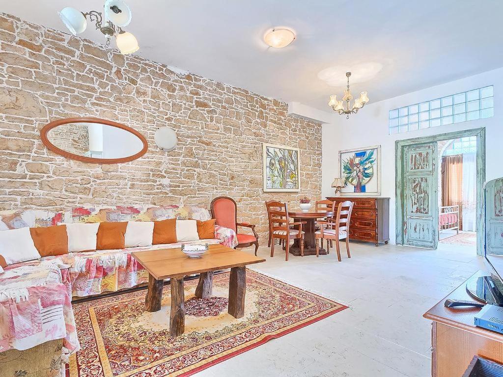 Aurelia * Barat (Porec)